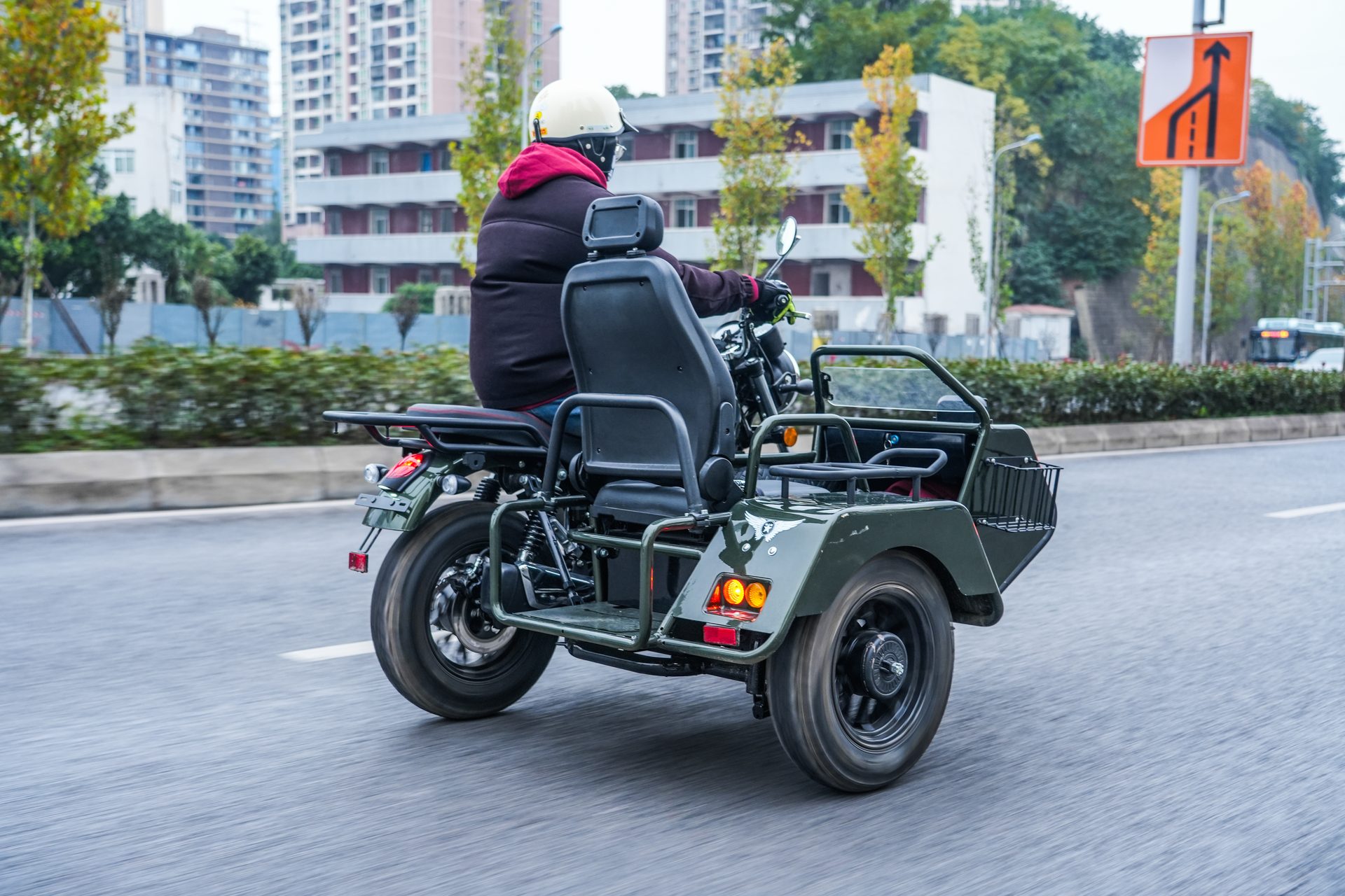 银钢巡逻者200（军绿色）骑行实拍（12）